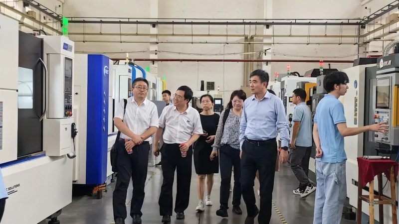 装载机液压油缸：揭秘其报价背后的关键因素**